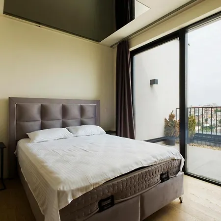 Waterfront By Business Apartment