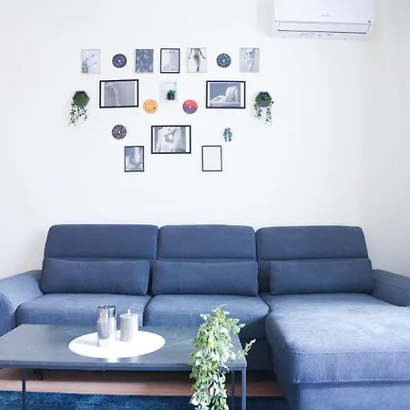 Apartment Waterfront By Business *