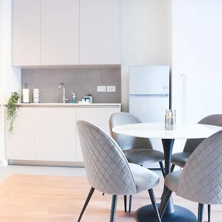 Waterfront By Business Apartment *