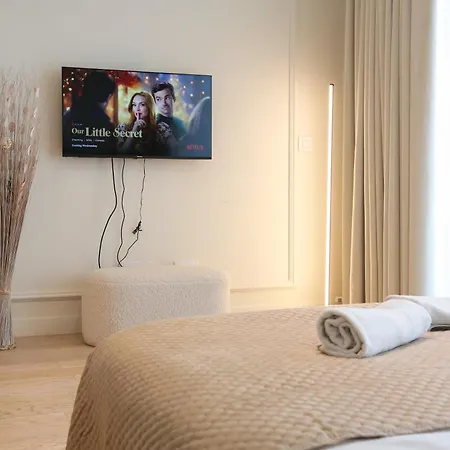 Waterfront By Business Apartment Belgrade