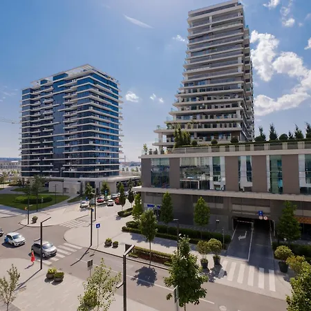 Waterfront By Business Apartment *