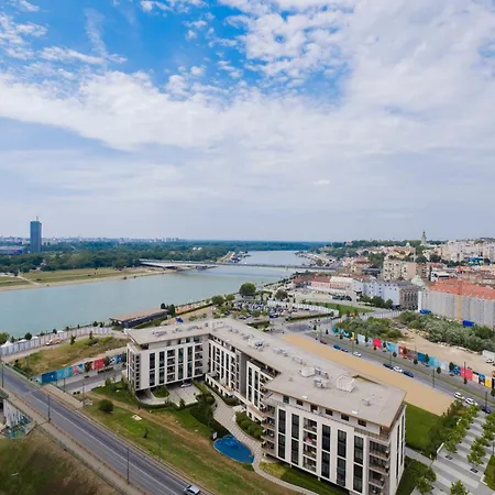 Apartment Waterfront By Business *
