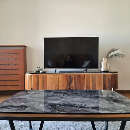 Waterfront By Business Apartment