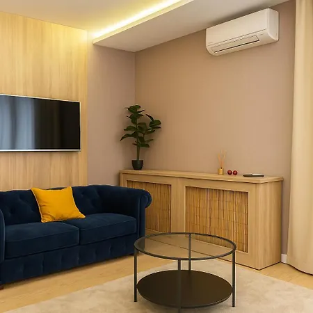 Apartment Waterfront By Business *